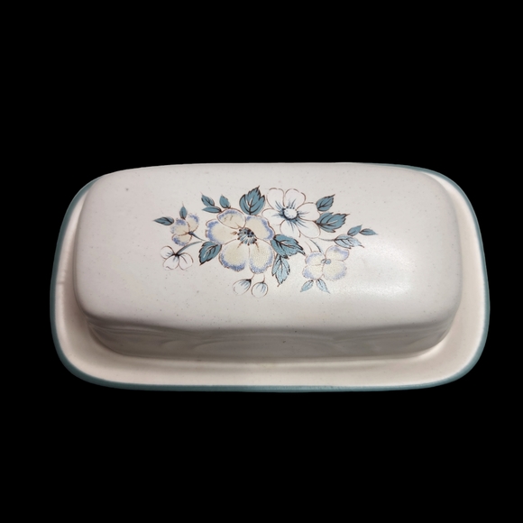 Butter Dish Stoneware Country Ware Blue Floral Ashberry Genuine with Lid - Picture 7 of 8